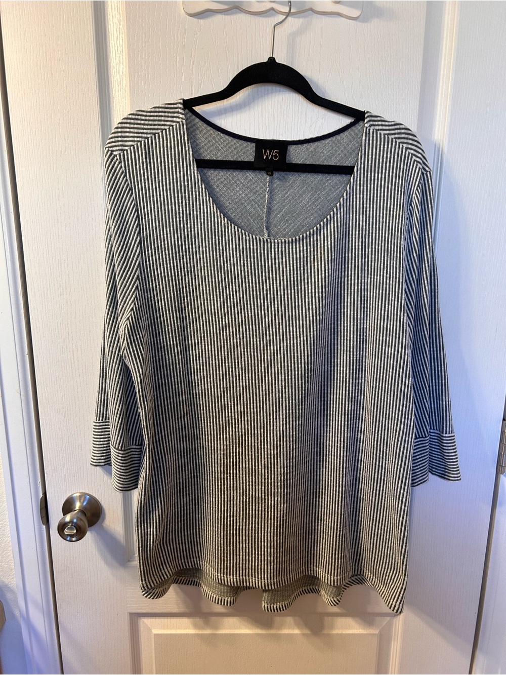 W5 Women's Black & White Pinstripe Scoop Neck Tunic